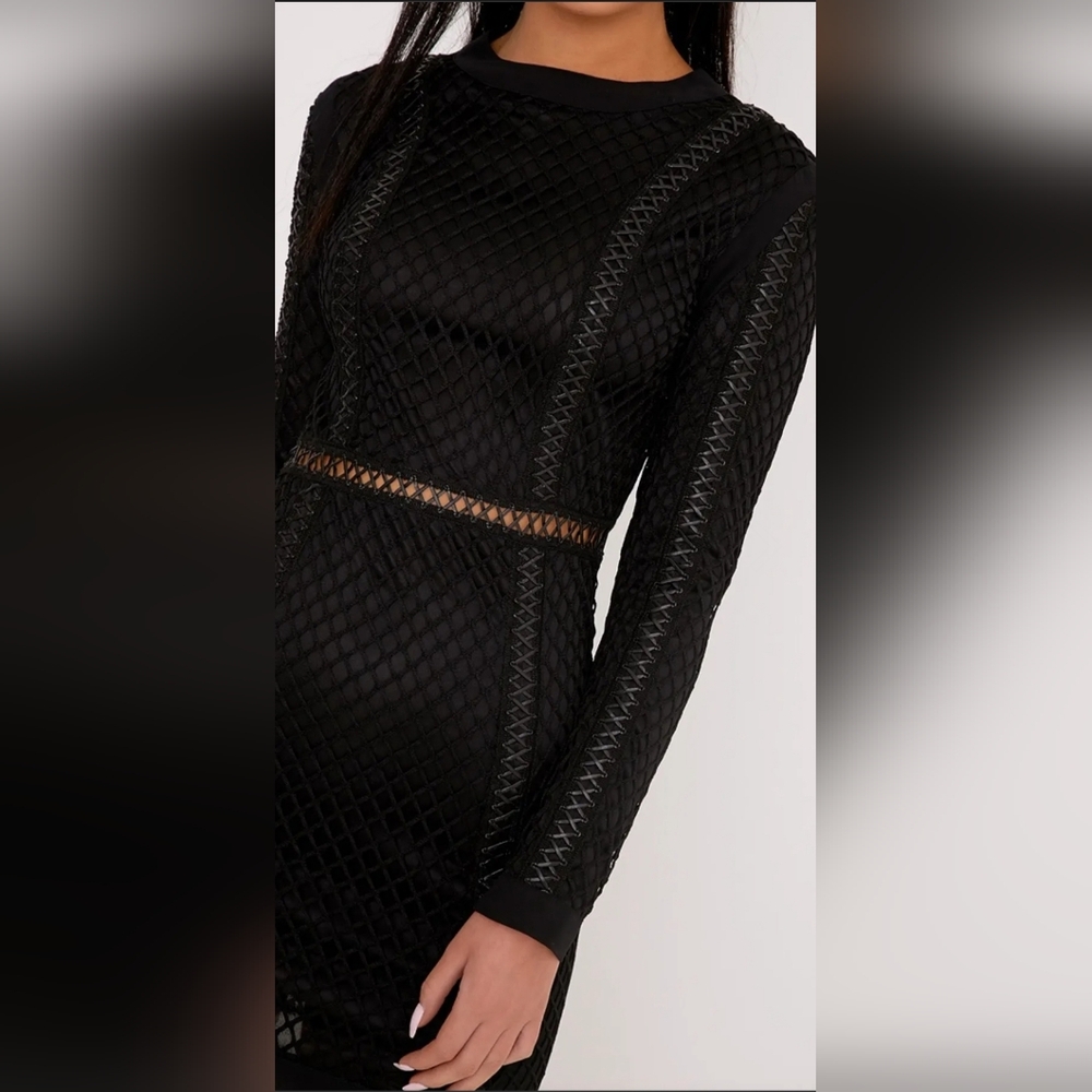 Prettylittlething - Picture 3 of 7